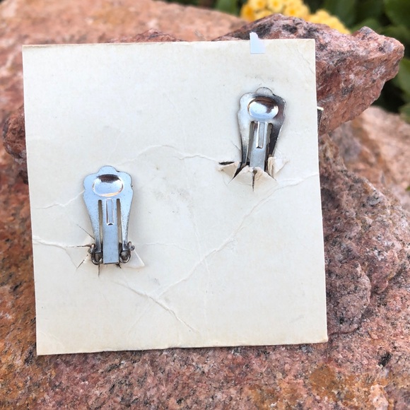 Vintage Native Thunder Bird Clip On Earrings - Picture 3 of 5